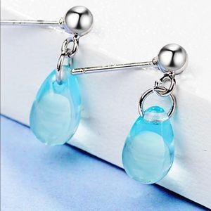 925 STERLING SILVER STUD ICE BLUE DROPED EARRING